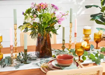 DIY Dried Floral Arrangements: Bringing Spring Indoors 🌼✨